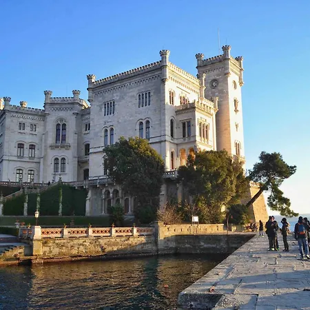 Trieste's House Superior בית הארחה 3*